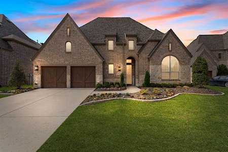 1021 W Bluff Way Roanoke, TX 76262