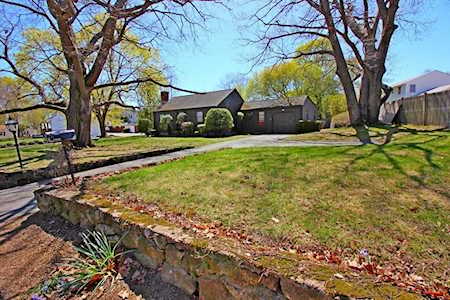 8 Felton Street Peabody, MA 01960