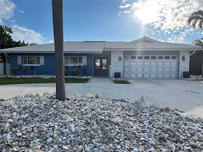 10038 S Yacht Club Dr Treasure Island, FL 33706