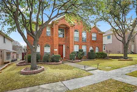 404 Crestview Point Drive Lewisville, TX 75067