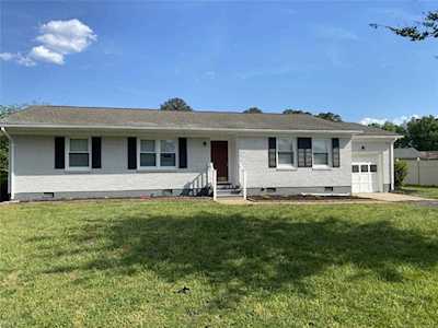 7 Carrington Ct Portsmouth, VA 23701