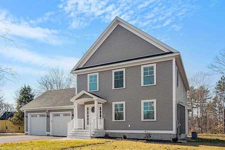 6 Overlook Dr Epping, NH 03042