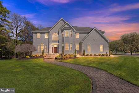 28 Regency Dr Voorhees, NJ 08043