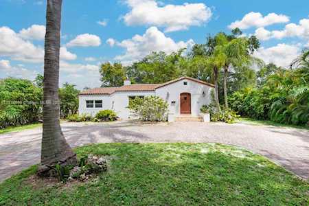 11217 NE 8th Ct Biscayne Park, FL 33161