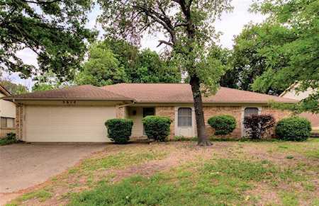 5614 Atlantis Terrace Arlington, TX 76016