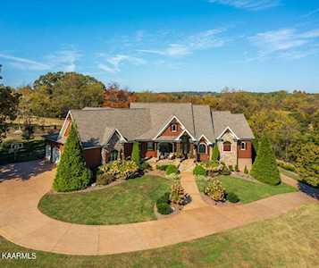 317 Peregrin Ln Maryville, TN 37804