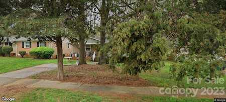 2504 Longleaf Dr Charlotte, NC 28210