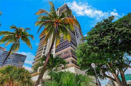 2333 Brickell Ave #1111 Miami, FL 33129