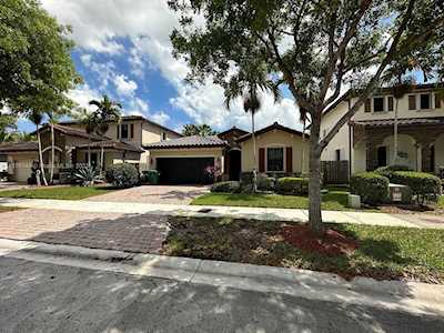 15150 SW 119th Way Miami, FL 33196