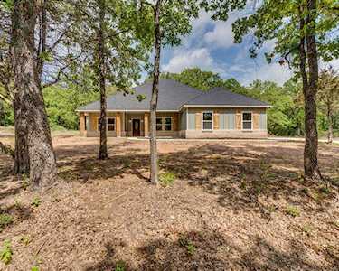 3755 County Road 1100 Grandview, TX 76050