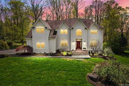21 Grandview Road Central Valley, NY 10917
