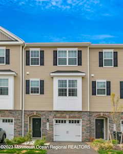 2404 Evans Ln Middletown, NJ 07748