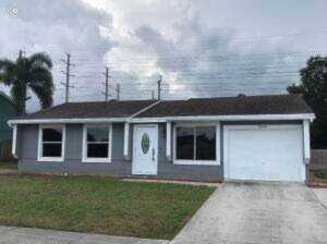 1068 Grandview Circle Royal Palm Beach, FL 33411