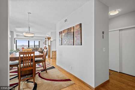 26 10th Street W #2002 Saint Paul, MN 55102