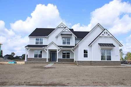 21345 Summer Breeze Dr Lyon Twp, MI 48167