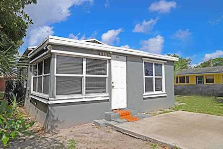 812 SE Nassau Avenue Stuart, FL 34994