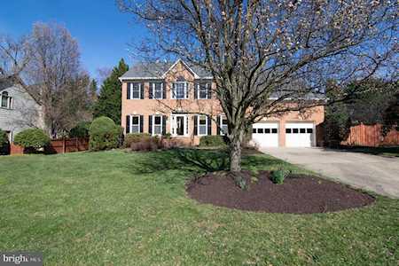 2679 Oak Valley Dr Vienna, VA 22181