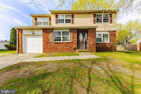 18 Manchester Rd Sewell, NJ 08080