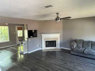8455 Palm Springs Dr Memphis, TN 38016