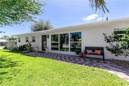 498 NE 34th St Boca Raton, FL 33431