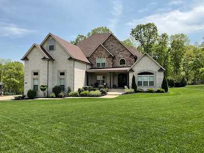 1130 Reda Dr Clarksville, TN 37042