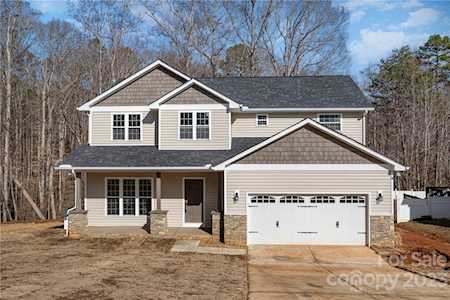 108 Pine Bluff Ct Mount Holly, NC 28120