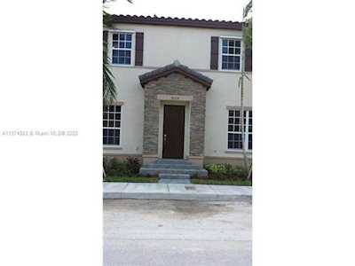 9230 SW 170th Pl Miami, FL 33196