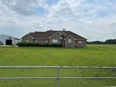 269 County Road 4444 Trenton, TX 75490