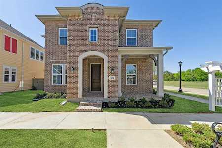 6136 Mayfair Mews North Richland Hills, TX 76180