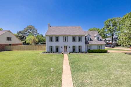 2095 Duntreath Meadows Dr Germantown, TN 38139