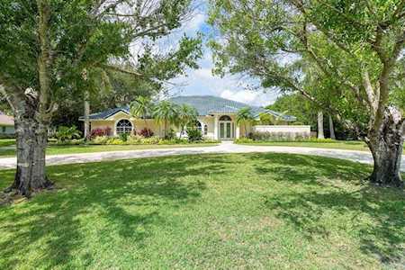 8281 Man O War Road Palm Beach Gardens, FL 33418