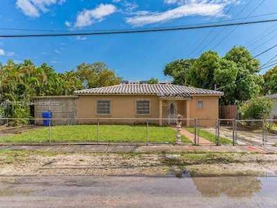 3920 NW 9th St Miami, FL 33126