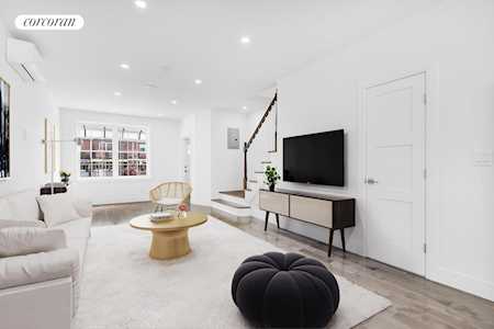 760 E 39th St Brooklyn, NY 11210
