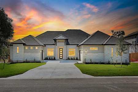 562 Bridge Water LOOP Dripping Springs, TX 78620