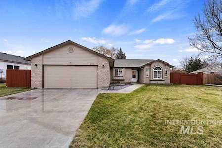 2730 N Old Stone Way Meridian, ID 83646