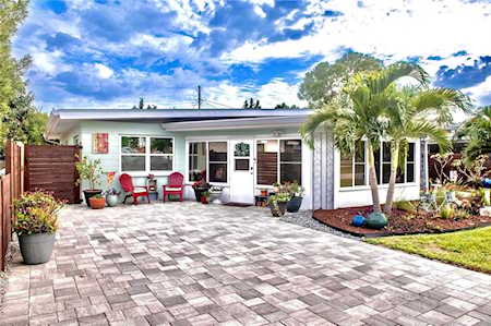 5814 17th Ave S Gulfport, FL 33707