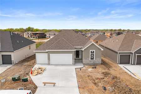9314 Gander St Lenexa, KS 66227