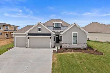 9260 Saddletop St Lenexa, KS 66227