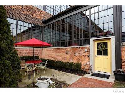 3434 Russell St #406 Detroit, MI 48207