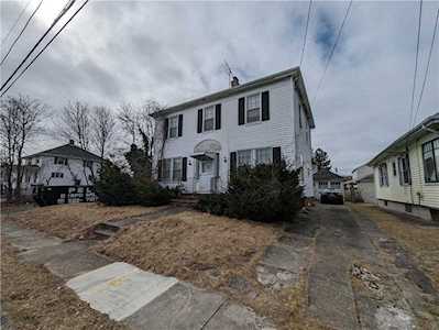 26 Brookwood Rd Cranston, RI 02910