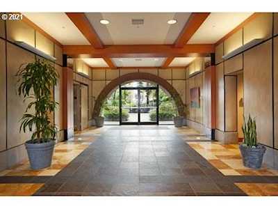 725 NW 10th Ave #213 Portland, OR 97209