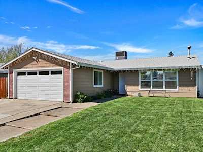 7429 Saxon Way Sacramento, CA 95842