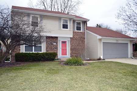 1435 Sunnybrook Dr Naperville, IL 60540