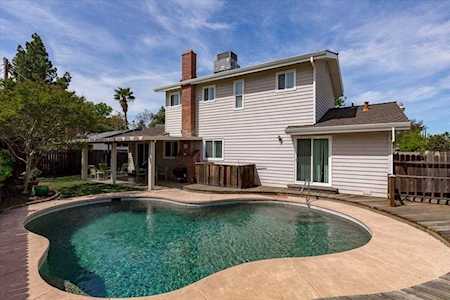 5070 Pinebrook Way Sacramento, CA 95842