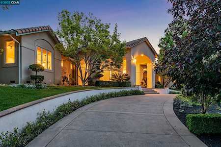 384 La Casa Via Walnut Creek, CA 94598