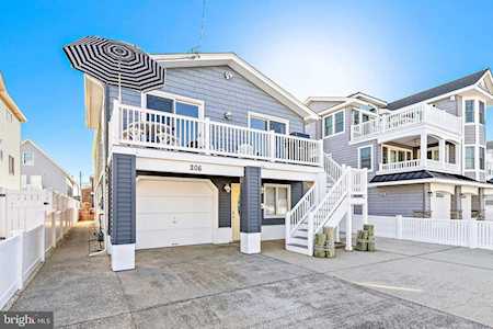 206 W 18th St Ship Bottom, NJ 08008