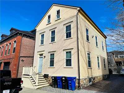 18 Young St Newport, RI 02840