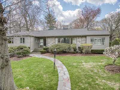 18 Apache Trail Arlington, MA 02474