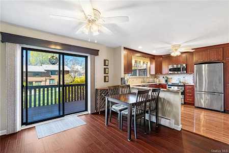 31 Coachlight Square Montrose, NY 10548