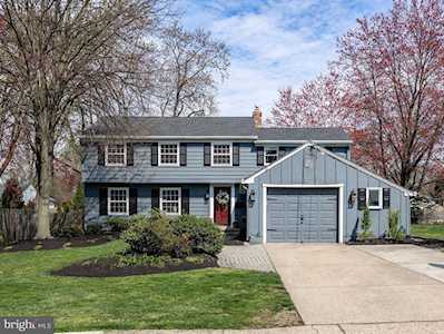 124 Farmington Rd Cherry Hill, NJ 08034